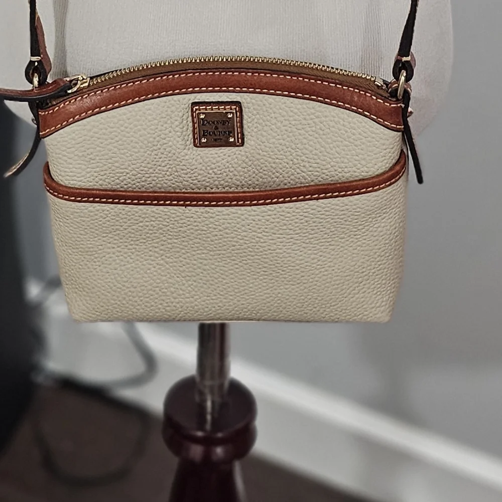 Dooney & Bourke Pebble Grain Domed Crossbody - Picture 4 of 4